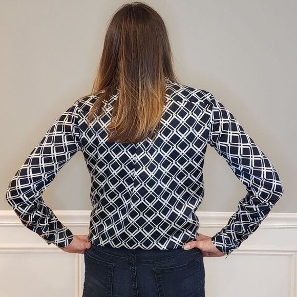 Banana Republic Dillon Button Down Blouse Small Blue White - Picture 4 of 6